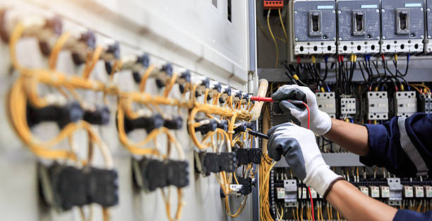 Professional Electrician technician working in Wood Dale, IL
